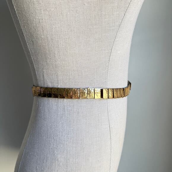 Vintage Gold Tone Stretch Belt Small Adjustable Metal Mesh Accent - Picture 9 of 9